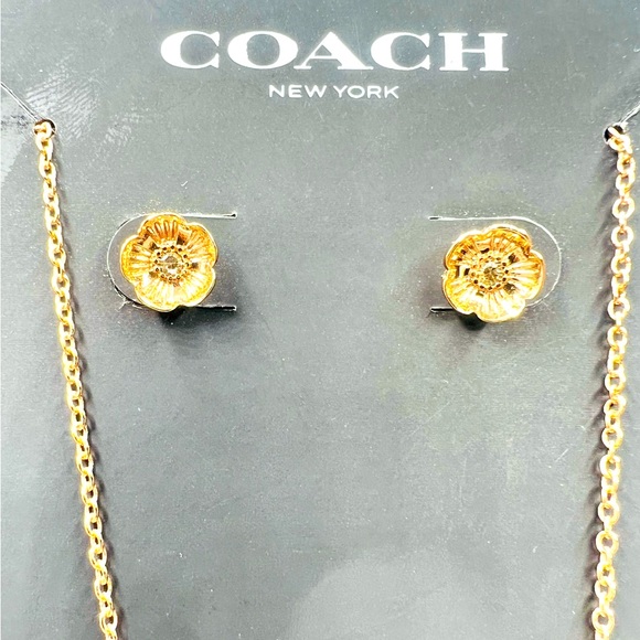 NWT Coach Tea Rose Gold Stud Set - Picture 2 of 3